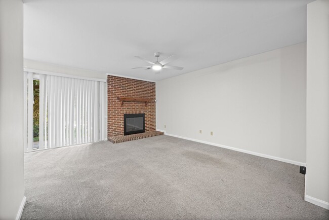 Photo - Light and bright 2-primary suite, 2-bath condo in Firethorne of Charlotte.