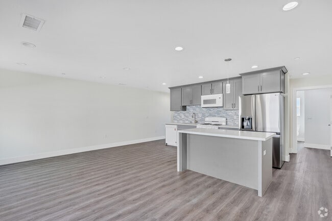 5BR, 4BA - 1031 S Montebello Blvd