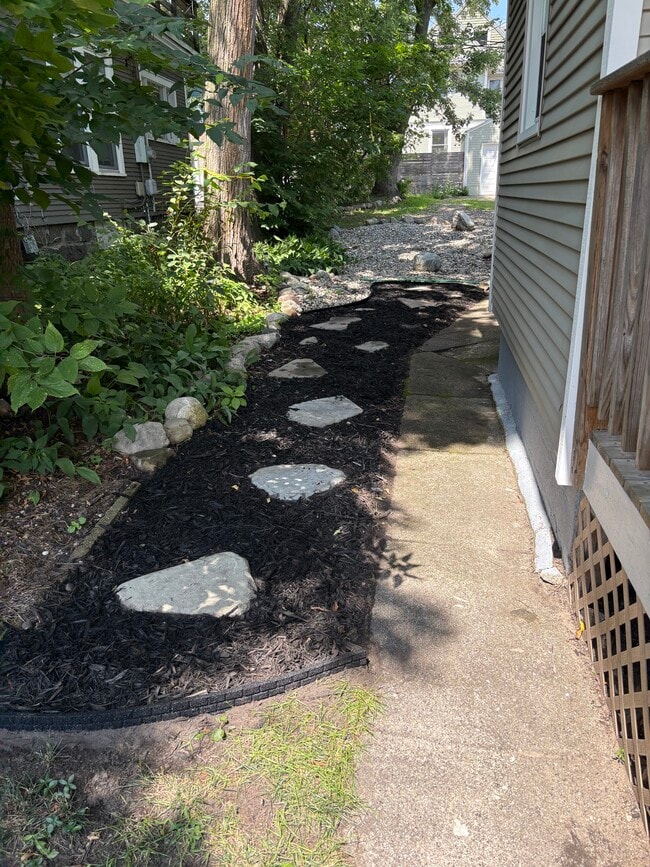 Photo - 619 Innes St NE