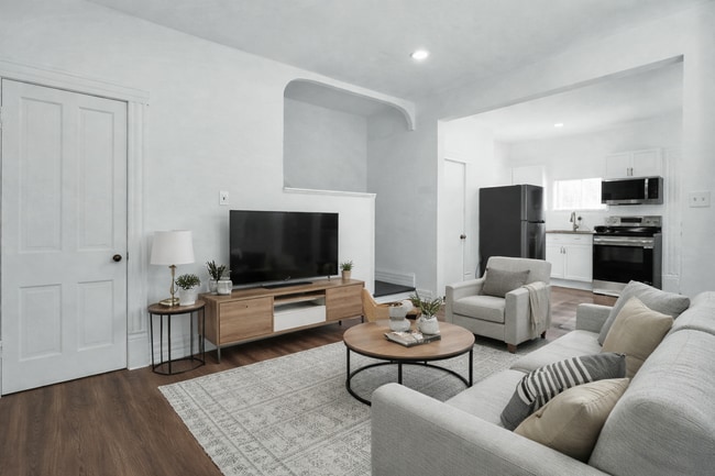 Photo - 130 Chicago Ave