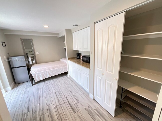 Building Photo - 13275 NE 4th Ave Unit North