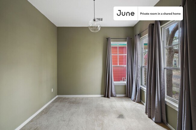 Photo - Room in Shared 5 bed/2.5 bath home Unidad A