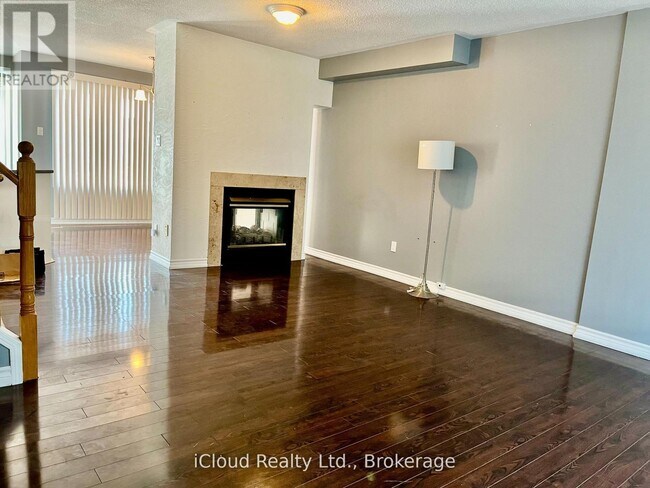 Photo - 40 Glenashton Dr