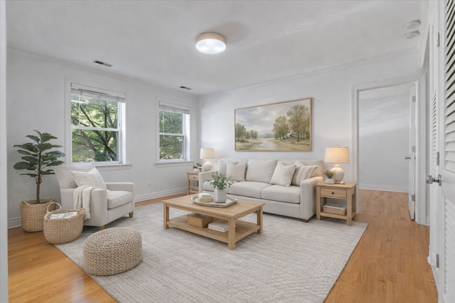 Photo - 1347 W Eddy St Unit 205