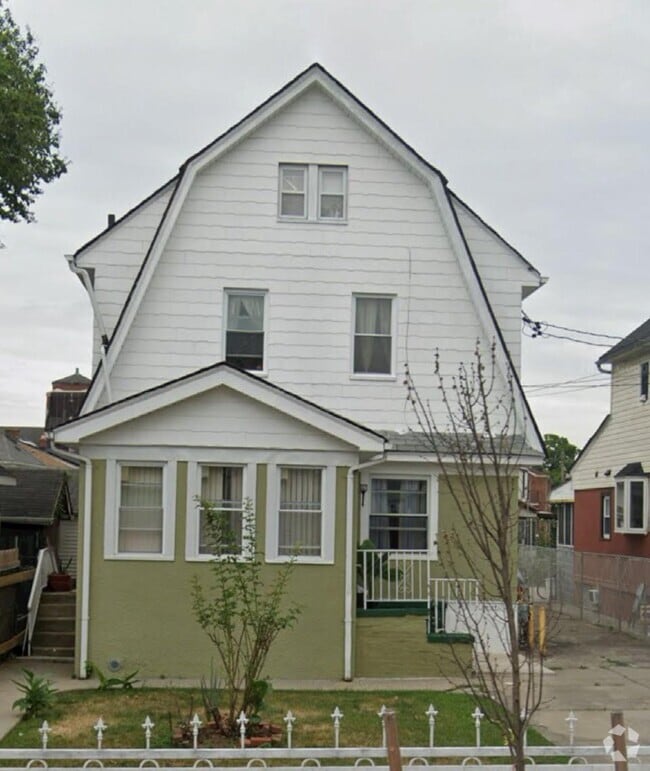 Building Photo - 196-24 90th Ave Rental