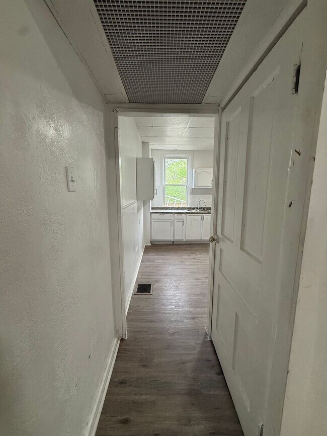 Photo - Brighton Heights 2-Bedroom Townhome – Quiet Living with Easy Downtown Access