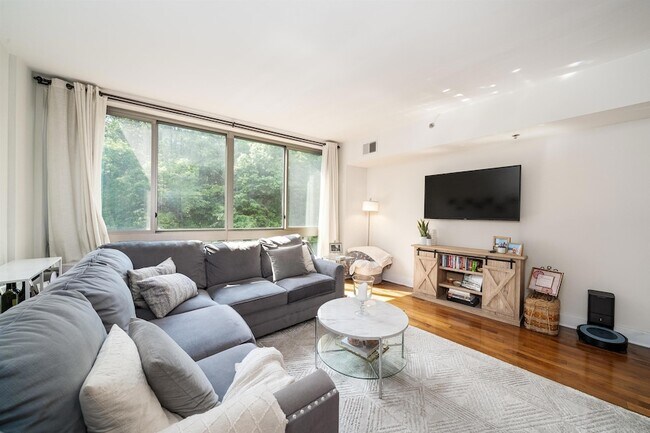 Photo - 800 Jackson St