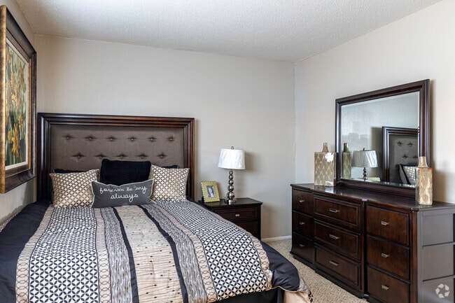 2HAB, 1BA - 865 ft² - Village Park at Rockborough