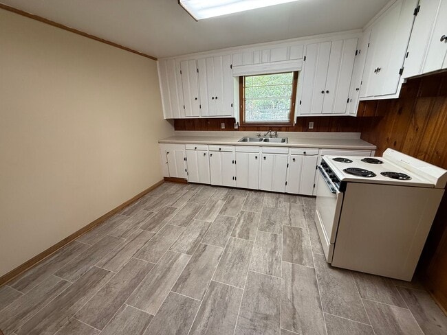 Photo - 17 Oxford Pl NW