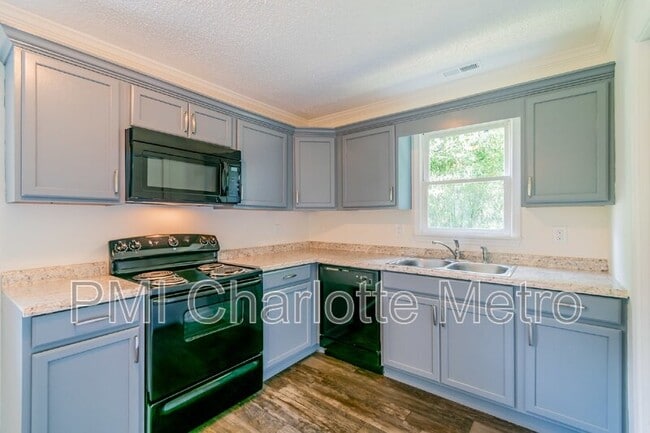 Photo - 814 W Georgia Ave