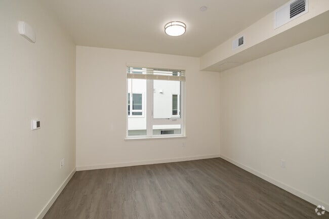 1BR, 1BA - 518SF - Living Room