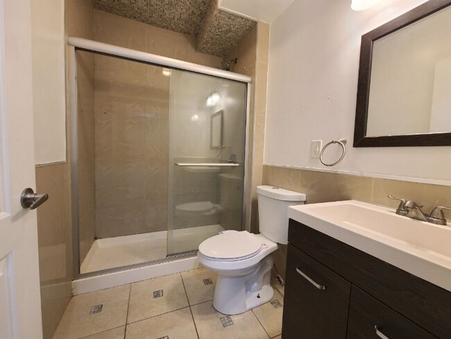 Photo - 162 University Ave Unidad 3