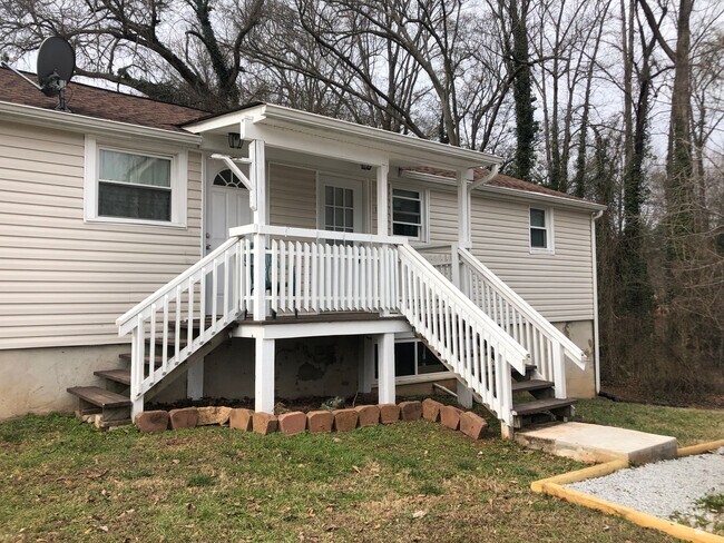 Building Photo - 119 River Loop Rd Unit B Rental