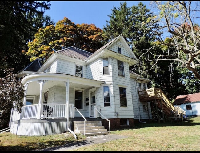 502 Main St Unit 1