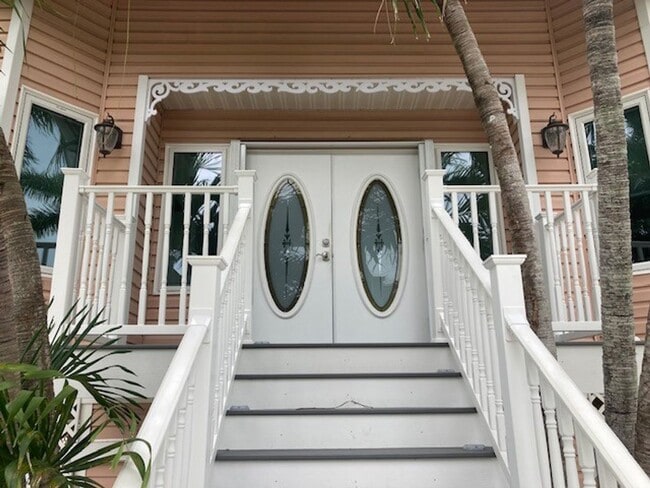 Photo - Family Friendly water front 3 Bedroom 3 ba...