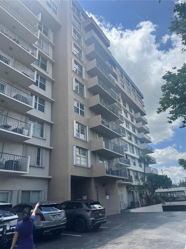 Photo - 1625 SE 10th Ave Unidad 804