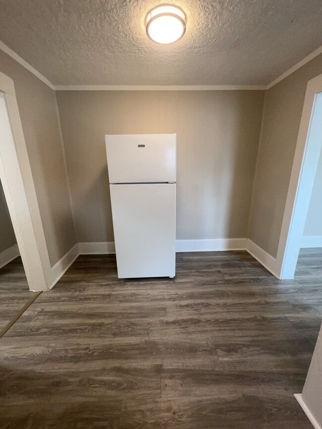 Photo - 6913 Avenue L