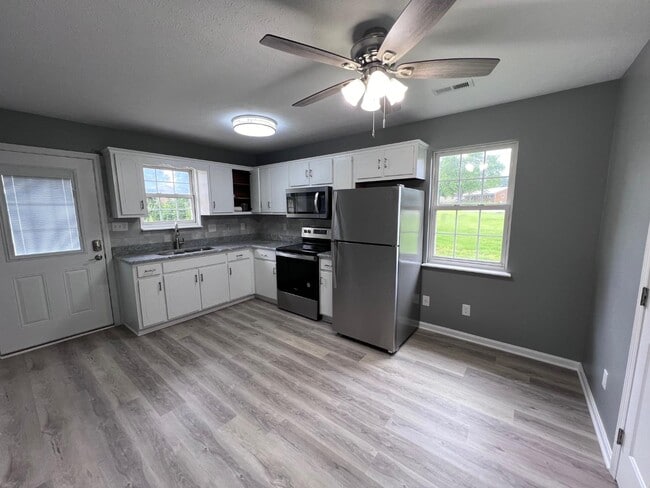 105 Hayden Dr