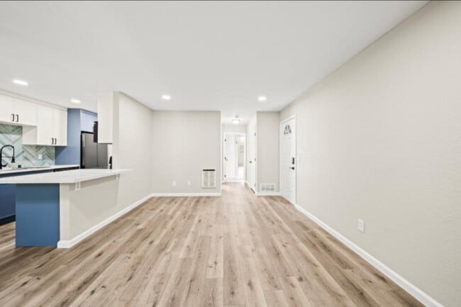 Photo - 1625 Pentecost Way