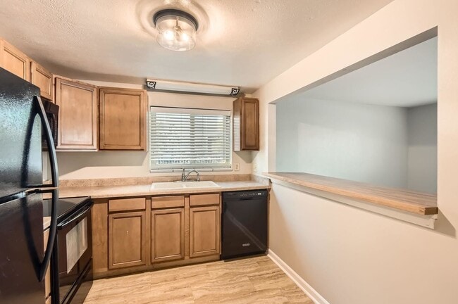 Photo - 4725 S Acoma St