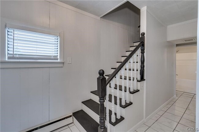 Photo - 822 Lawrence St