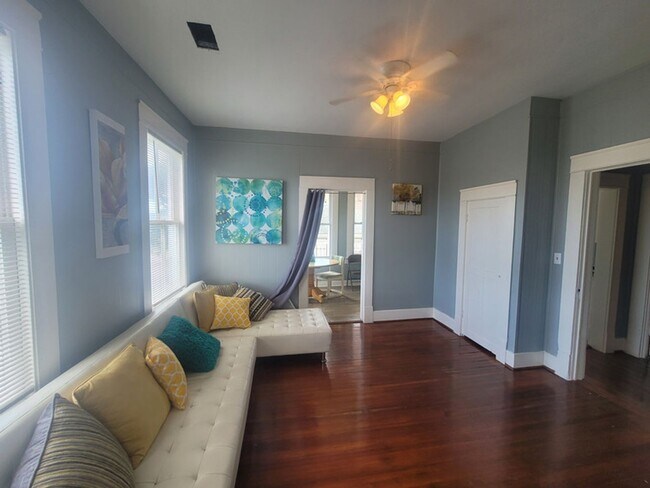Photo - 2223 35th St Unidad 2225 35th (up)