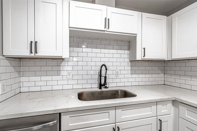 Photo - 9711 Linkmeadow Ln Unit 3