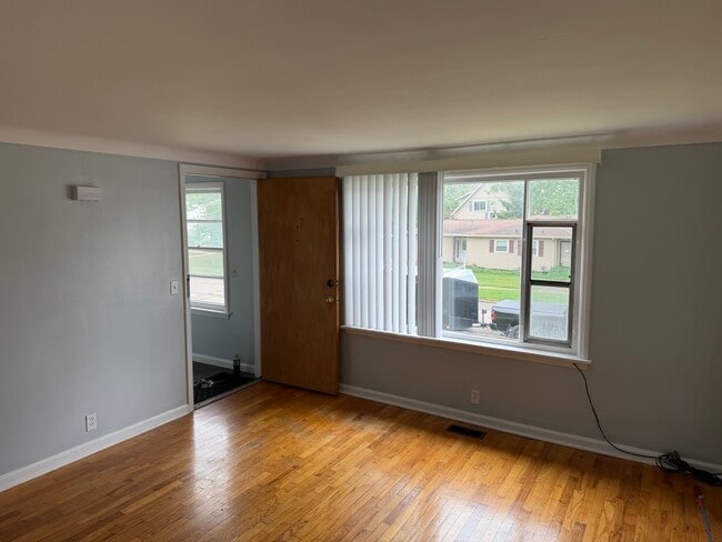 Photo - 947 Vassar Dr Unit Apartment 1