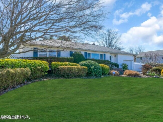 Building Photo - 70 Avery Ave