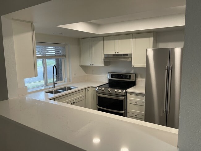 Photo - 4292 Meadowbrook Ct NE