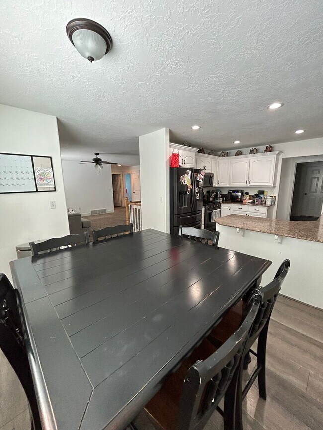 Photo - ******April 2024 Rent is Free!******