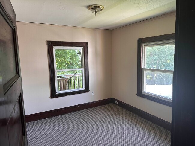 73 Maple St Unit 2