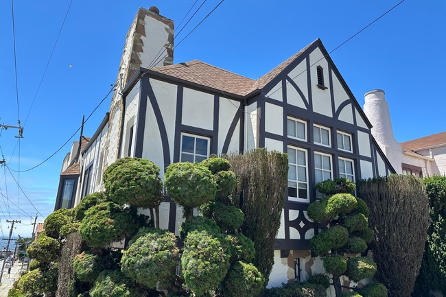 Building Photo - 1599 35th Ave Rental