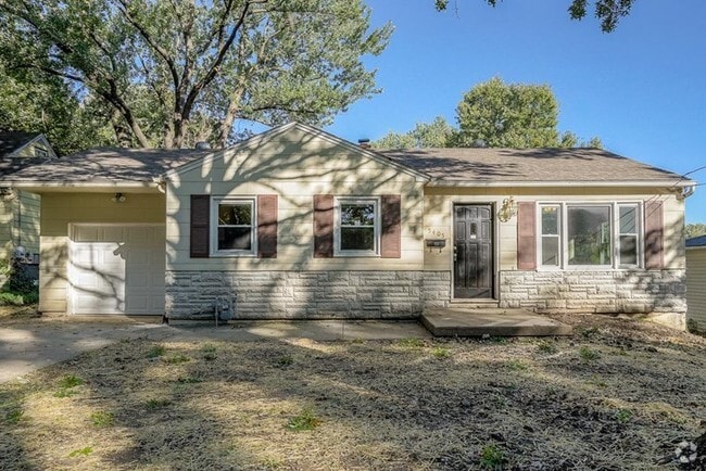Building Photo - 5405 Woodson Rd Rental
