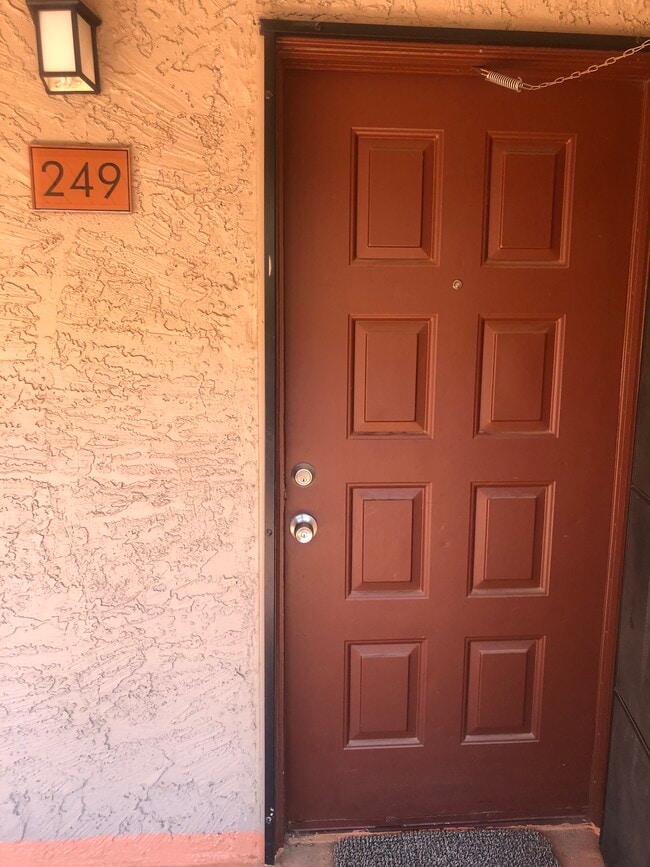 Photo - 4354 N 82nd St Unidad 249