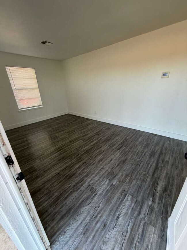 Photo - 3200 SW 44th St