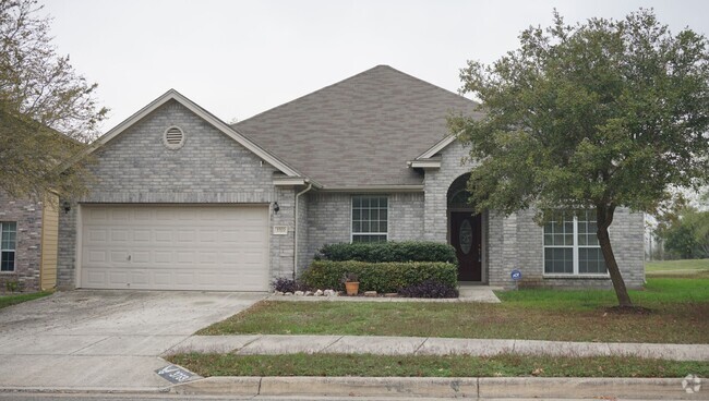 Building Photo - Beautiful back yard views Rental