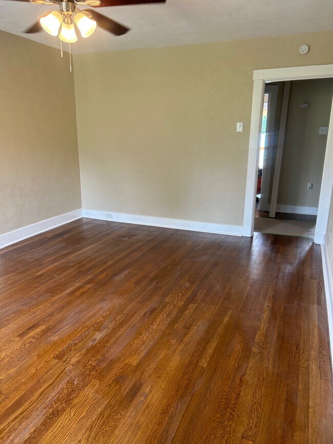 Photo - 638 Hazelwood Ave Unidad Fl2