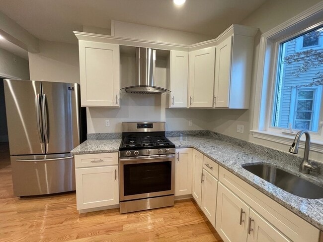 Building Photo - 74 Berkshire St Unit 3