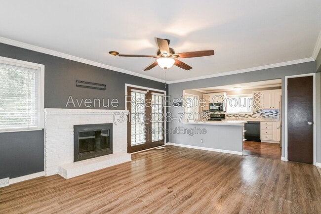 Photo - 705 Wickerleigh Terrace