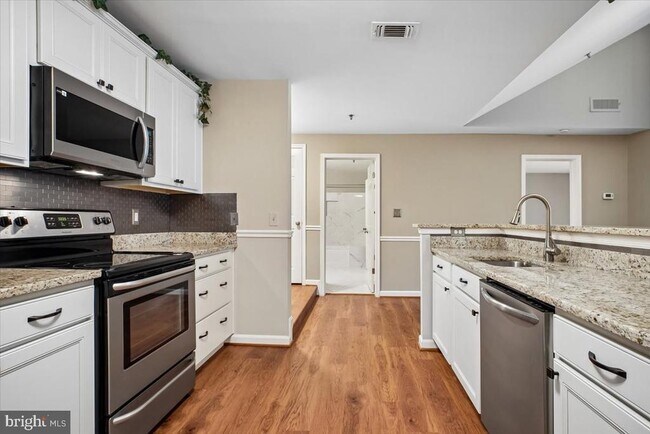 Photo - 1100 Quaker Hill Dr Unit 427