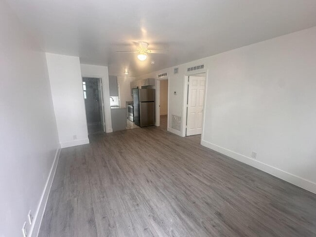 Building Photo - 11 SW 6th Ave Rental