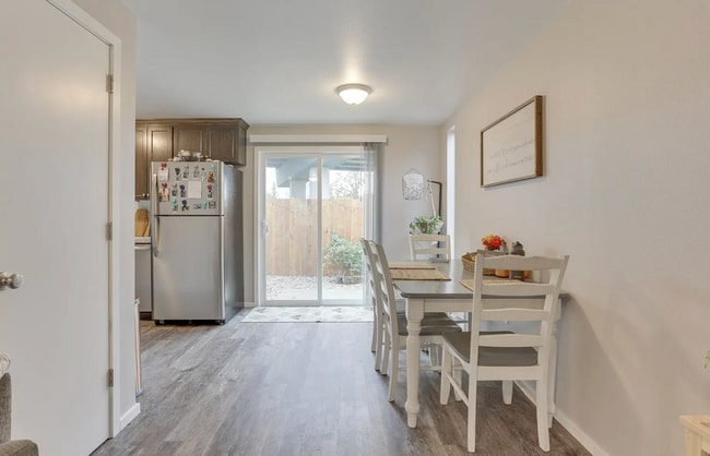 Photo - 1110 S River St Unit A