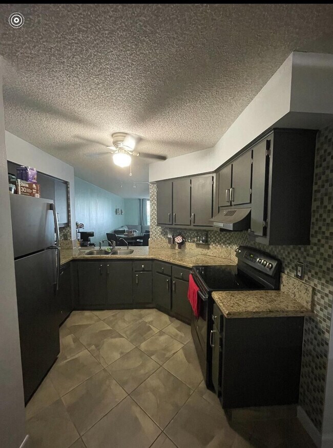 Photo - 118 Lake Emerald Dr Unit 406