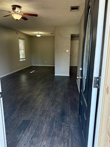 Photo - 401 Linda St