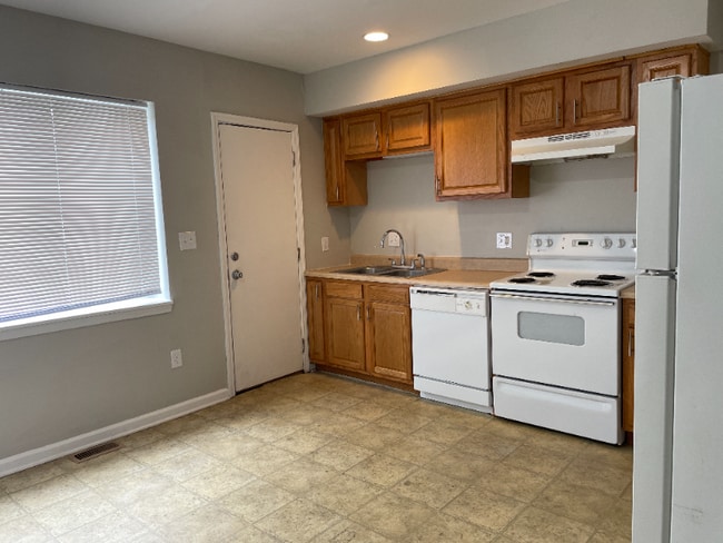 Photo - 111 E 9th Ave
