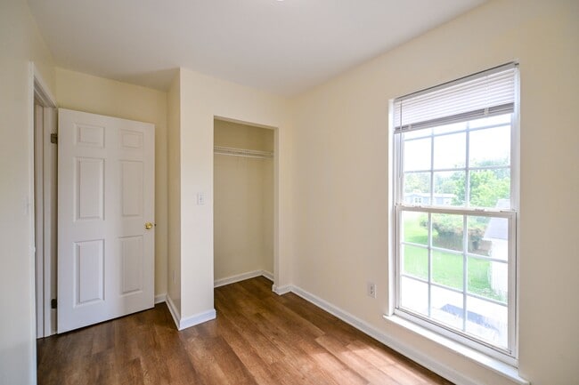 Building Photo - 3 W 2nd St Rental
