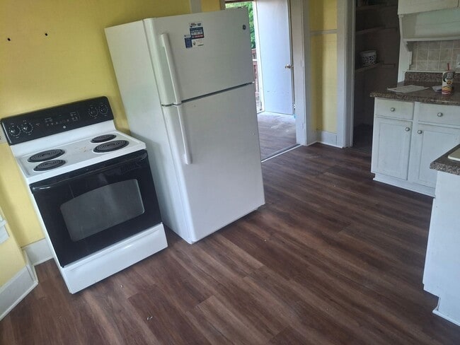 Photo - 208 N Cleveland St