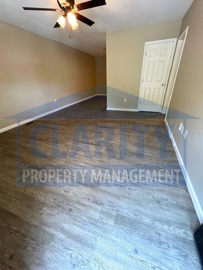 Photo - 615 Beech Cir NW Unidad Apt. 3