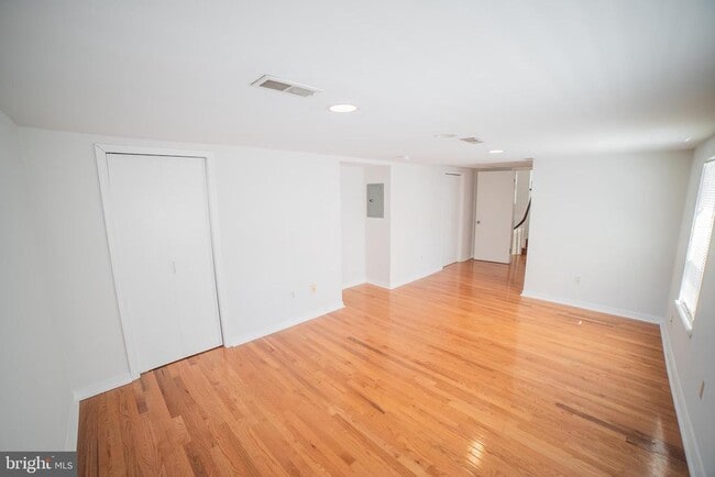 Photo - 126 W Laurel St Unit 2